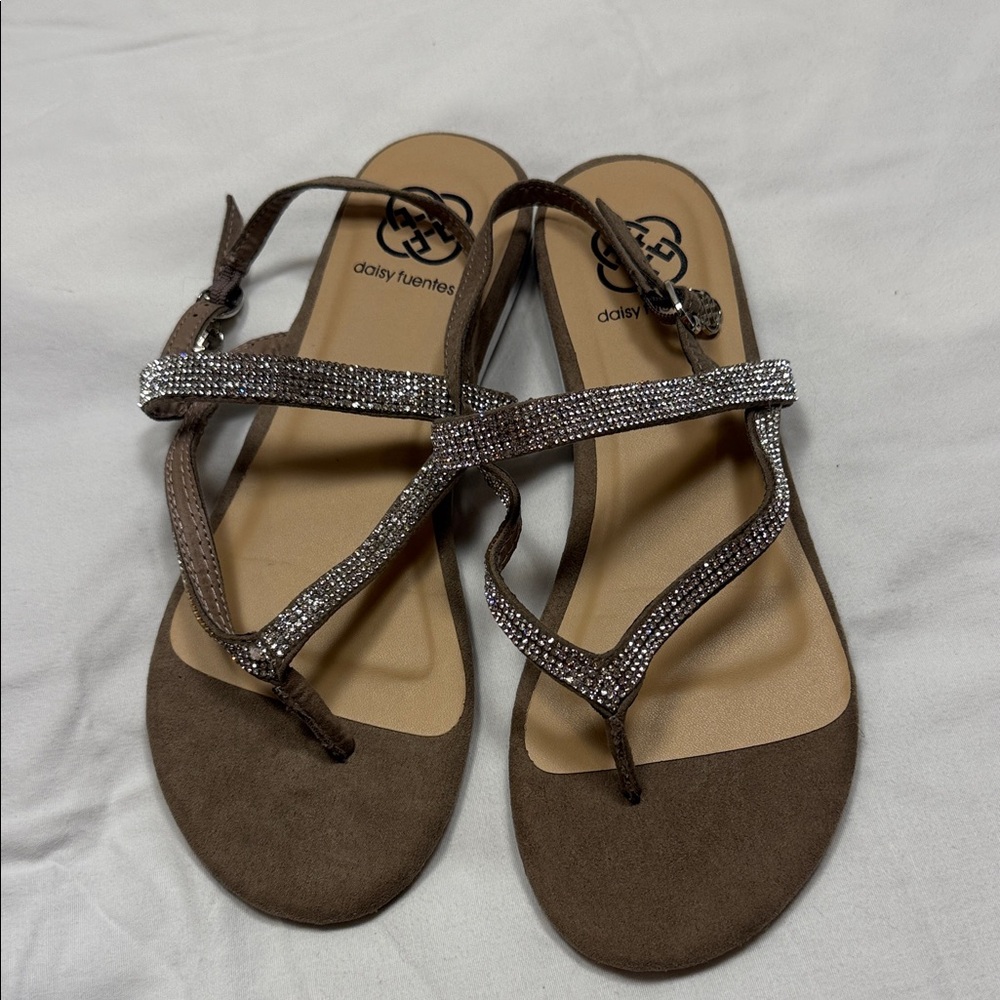 Daisy Fuentes tan Isabelle sandals Glittering Straps flipflops jewels rhinestone